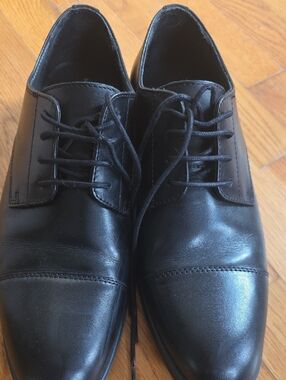 Men's Black Leather Cap-Toe Derby Shoes - Classic Professional Style